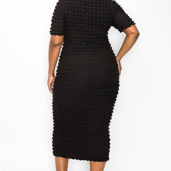 Dazzled in Elegance - Plus Size - Picture 2 of 3